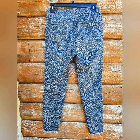 Jessica Simpson Adored Gray Leopard Print Denim Ankle High Rise Jeans Raw Edge - Picture 9 of 11